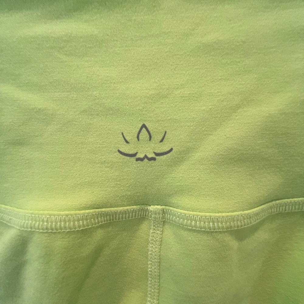 Beyond Yoga High Waisted Crossover Bike Shorts SpaceDye At Your Leisure Medium - Picture 5 of 7